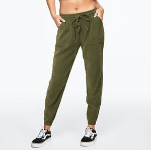 EASY LIGHTWEIGHT JOGGER